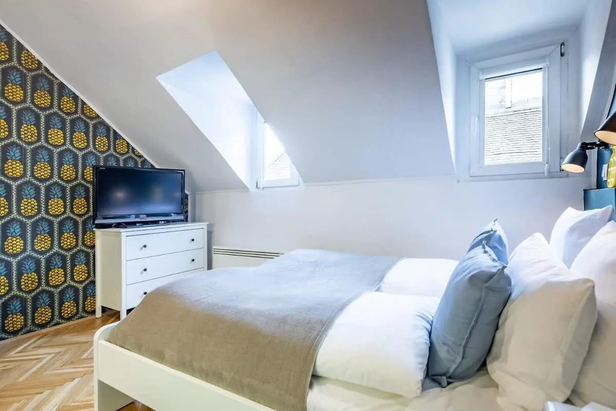 Quiet Charming Apartment Near The Center Budapest